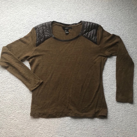 Top - Picture 1 of 2